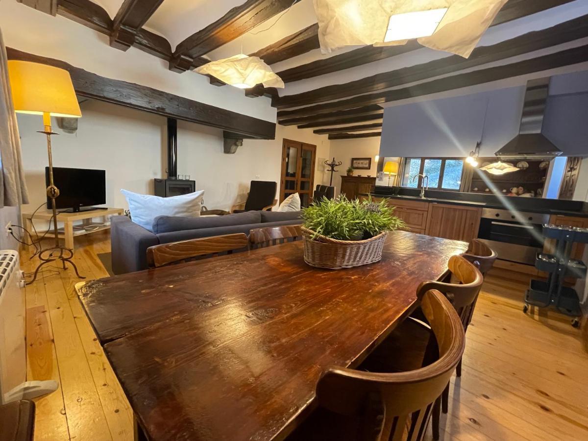 A04 - Apartamento Foc - Casa Mingot - Villmor Anciles エクステリア 写真