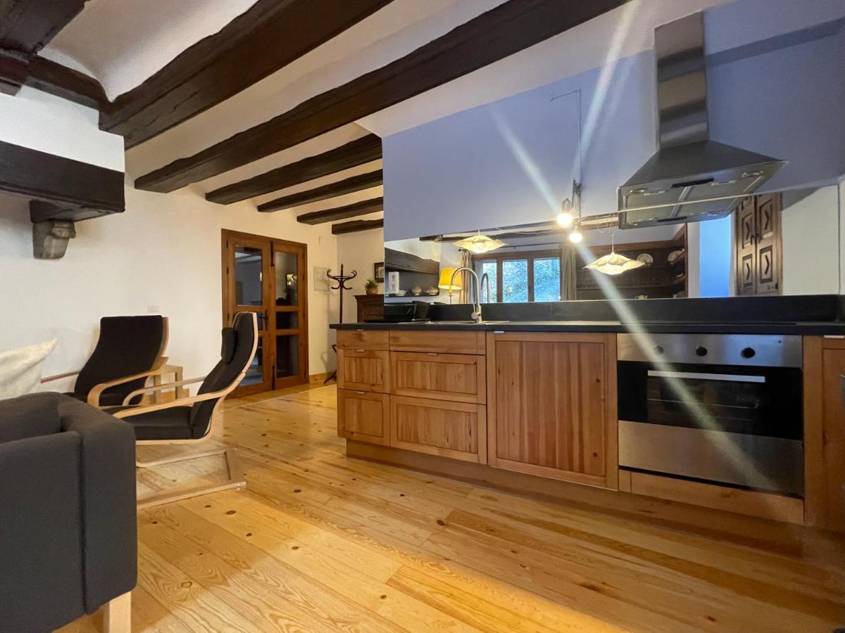 A04 - Apartamento Foc - Casa Mingot - Villmor Anciles エクステリア 写真